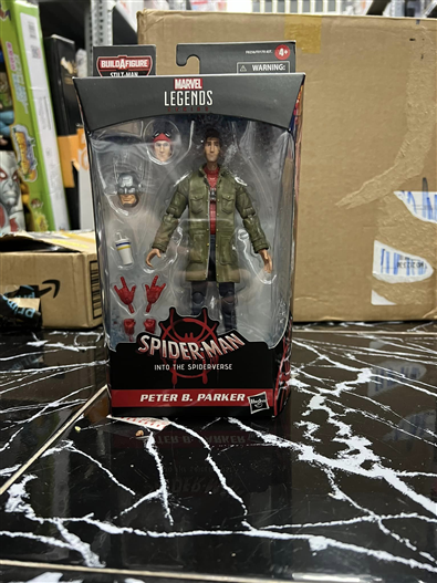 Mua bán (US VER) MARVEL LEGENDS PETER PARKER (INTO THE SPIDERVERSE)